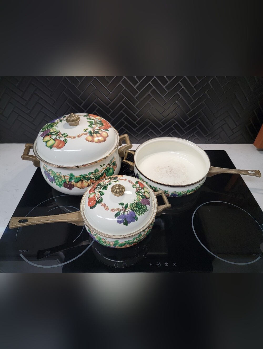 Vintage Tabletops Unlimited "Kensington Garden" Enamelware Set- 4 Pc w/paperwork